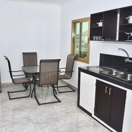 Hotel La Couronne Rw Yaounde Exterior photo