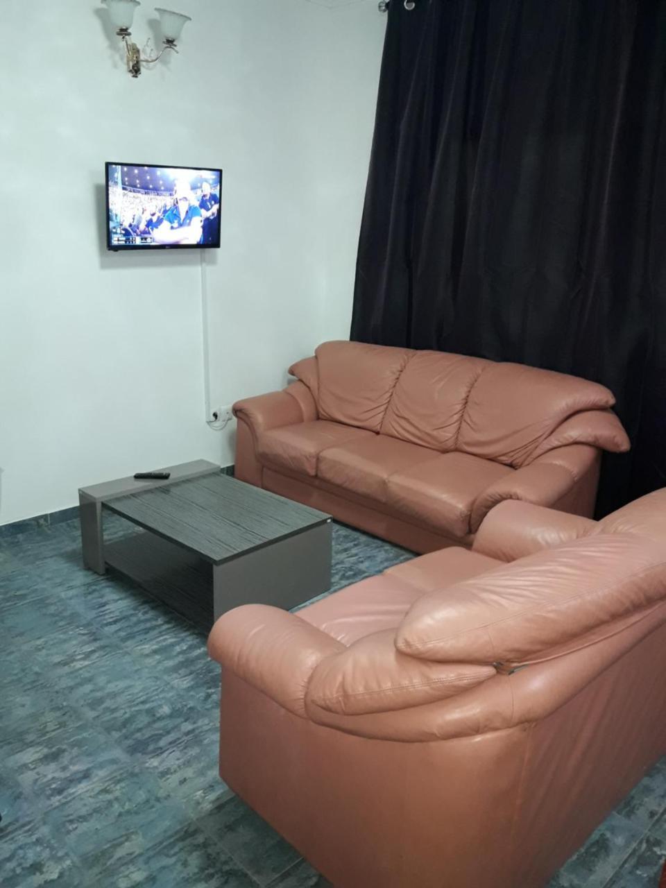 Hotel La Couronne Rw Yaounde Exterior photo