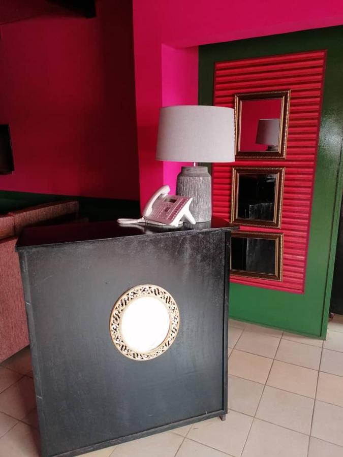 Hotel La Couronne Rw Yaounde Exterior photo